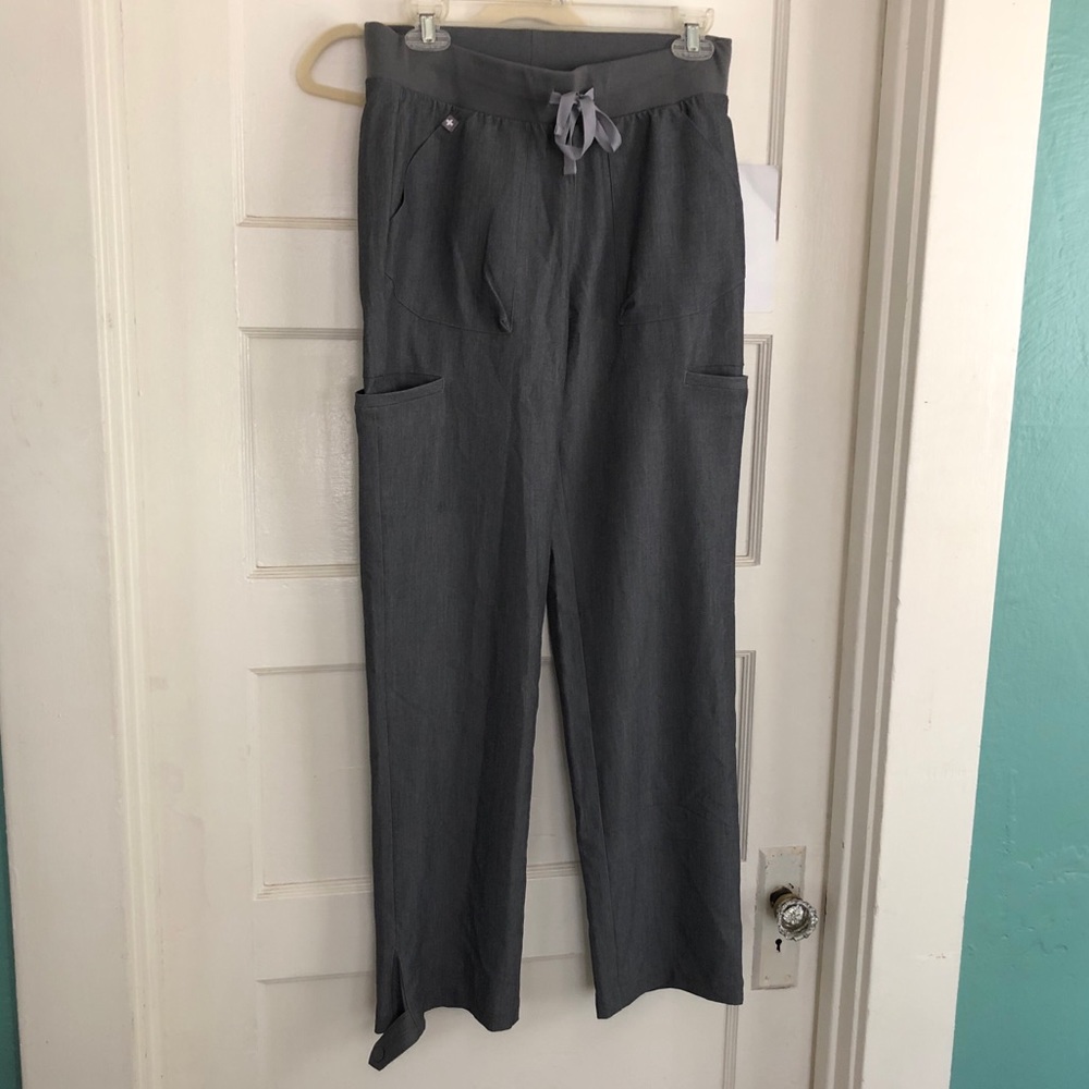 Snap closure graphite Figs